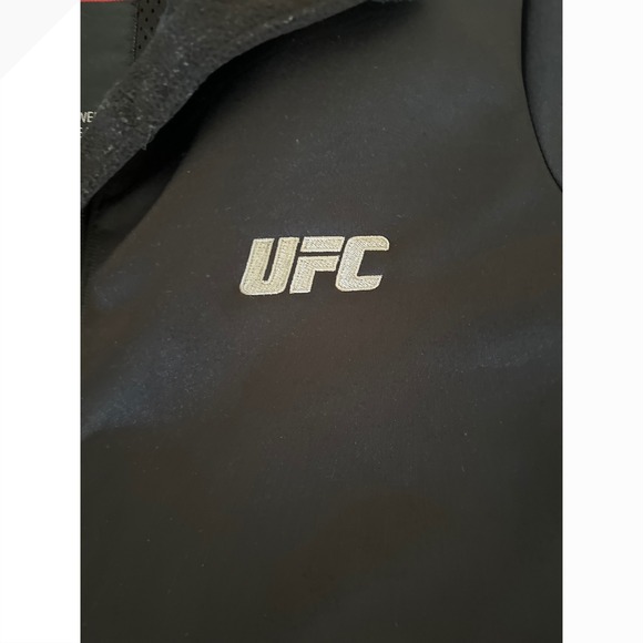 Antigua UFC Jacket Lightweight Cold Weather Water Resistant Black Women's‎ Small - Picture 3 of 8